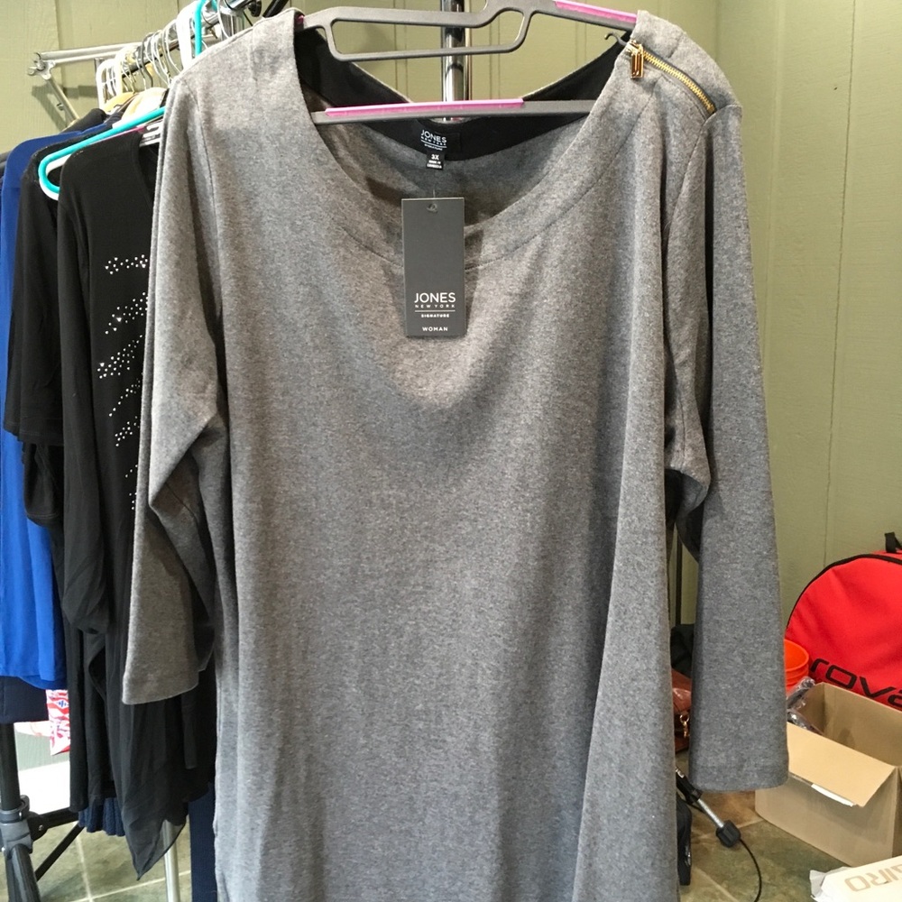 NWT Jones NY Plus Size Grey Top w/ gold zipper 3X